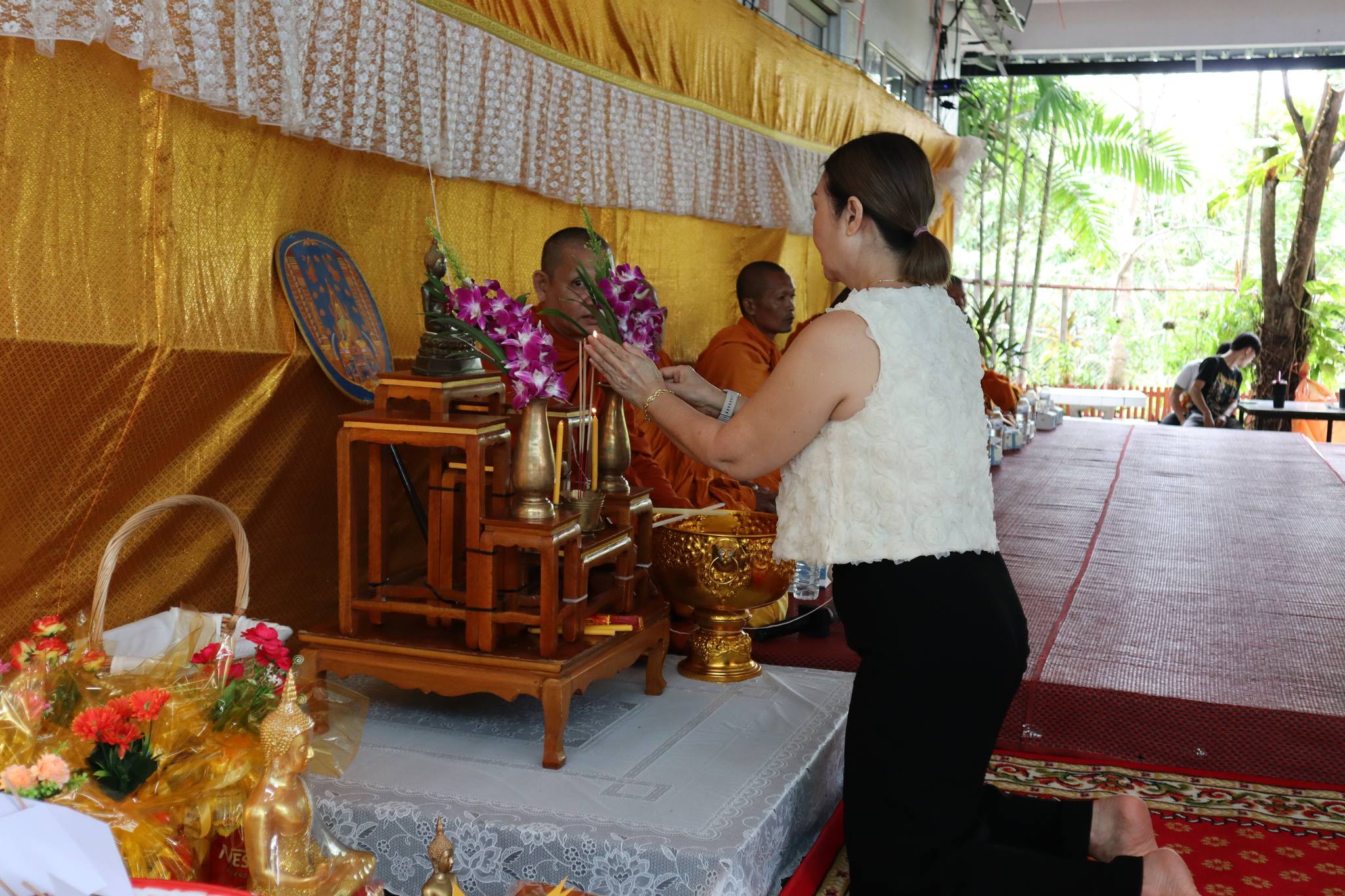 บริษัท สยามซีเนเตอร์ จำกัด ได้จัดพิธีทำบุญตักบาตรเนื่องในโอกาสครบรอบ 44 ปีของการก่อตั้งบริษัทฯ